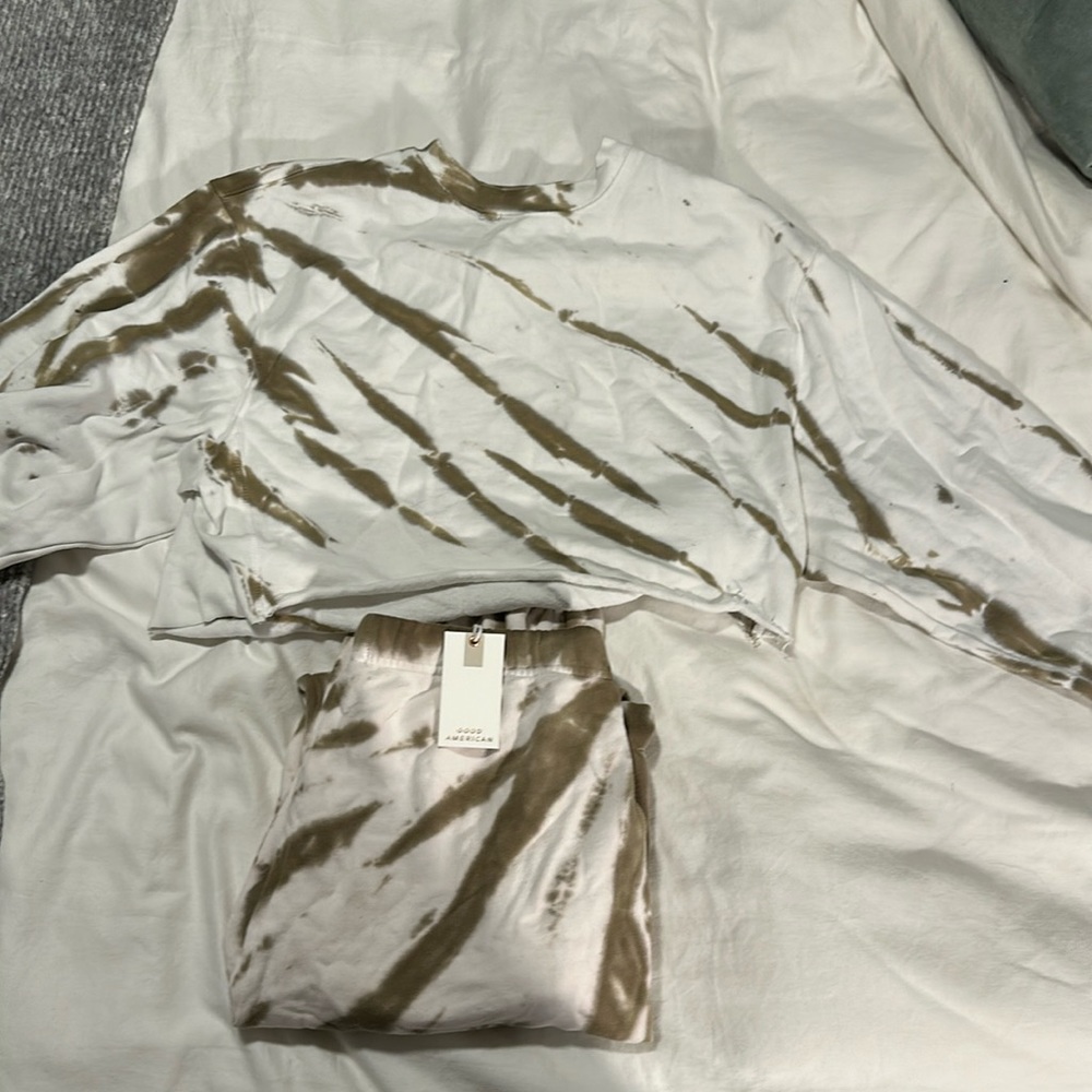 Good American NWT Sweatsuit